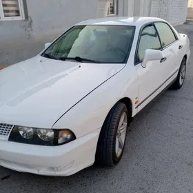 Mitsubishi Diamante 2002