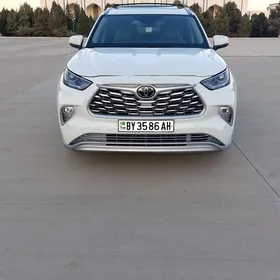 Toyota Highlander 2021