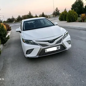 Toyota Camry 2019