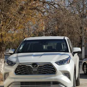Toyota Highlander 2020