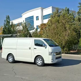 Toyota Hiace 2017