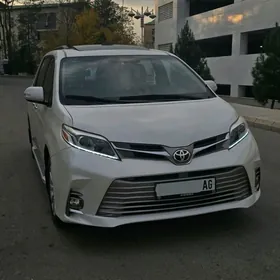 Toyota Sienna 2018