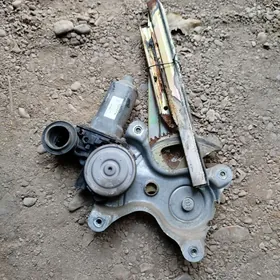 Aýna galdyrýan padýomnik