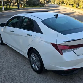 Hyundai Elantra 2022