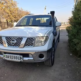 Nissan Navara 2012