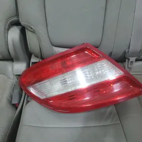 mercedes c-class izky fara