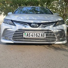 Toyota Camry 2019