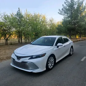 Toyota Camry 2018