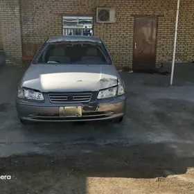 Toyota Camry 2000