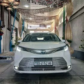 Toyota Sienna 2022
