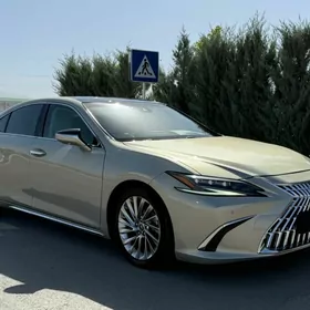 Lexus ES 350 2022