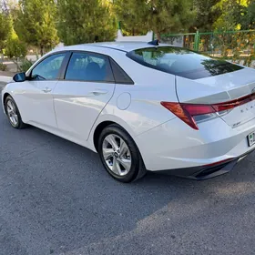 Hyundai Elantra 2022