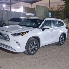 Toyota Highlander 2023