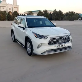 Toyota Highlander 2021