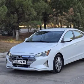 Hyundai Elantra 2020