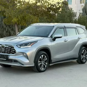 Toyota Highlander 2020