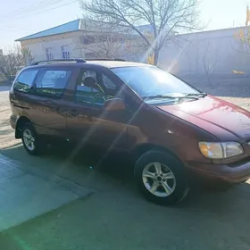 Toyota Sienna 1999