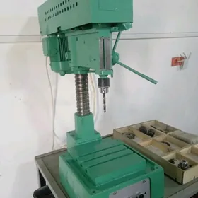 tokarny nastolny drel pres