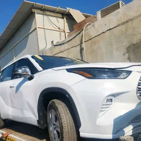 Toyota Highlander 2023