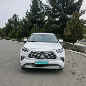 Toyota Highlander 2021