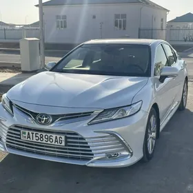 Toyota Camry 2021