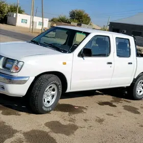 Nissan Navara 2001