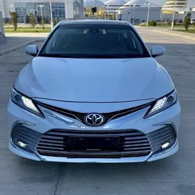 Toyota Camry 2021