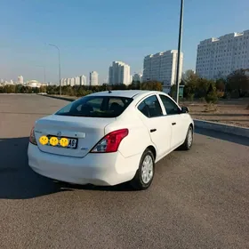 Nissan Versa 2013