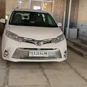 Toyota Sienna 2020