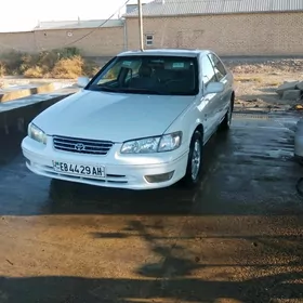 Toyota Camry 2001