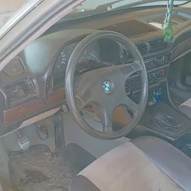 BMW 7 Series 1989