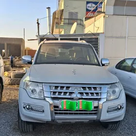 Mitsubishi Pajero 2016