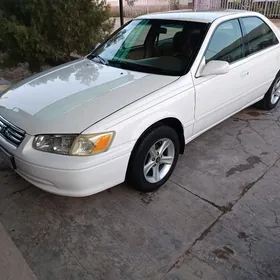 Toyota Camry 2001