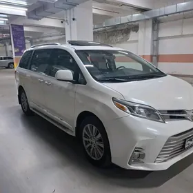 Toyota Sienna 2018