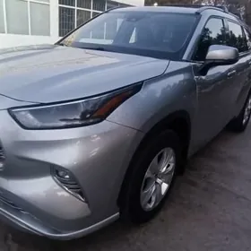 Toyota Highlander 2021