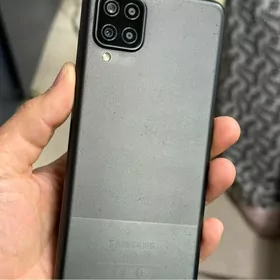 samsung a12 4/64gb obmen?