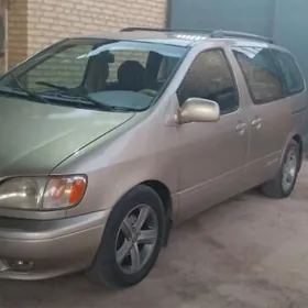 Toyota Sienna 2001