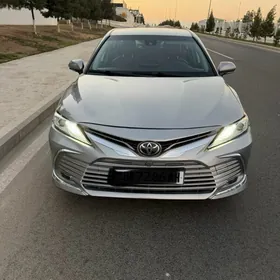 Toyota Camry 2021