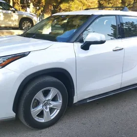 Toyota Highlander 2022