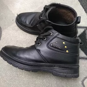 КРОССОВКИ И БОТИНКИ