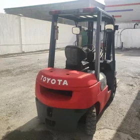 Kara Forklift 2014