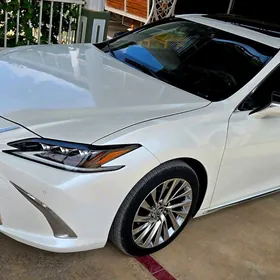 Lexus ES 350 2018