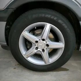 15lik Mersedes AMG diska