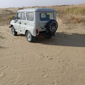 UAZ 469 2004