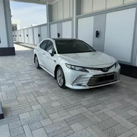 Toyota Camry 2023