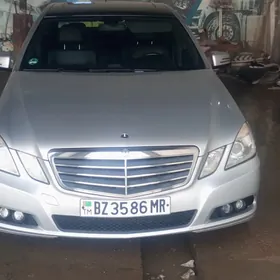 Mercedes-Benz 300E 2011