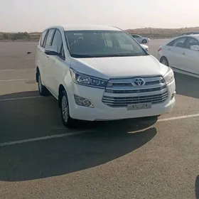 Toyota Innova 2022