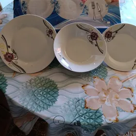 набор тарелок