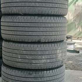 Bridgestone 235 45 18 Teker
