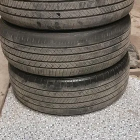 235 60 18 BRIDGESTONE